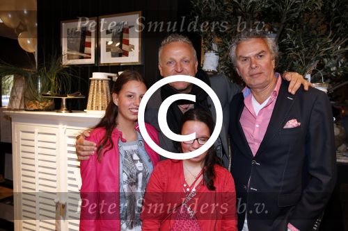 Laren 10 mei 2013
Gordon opent nieuwe riviera Maison winkel samen met Henk Teunissen ( eigenaar)
Peter Smulders bv