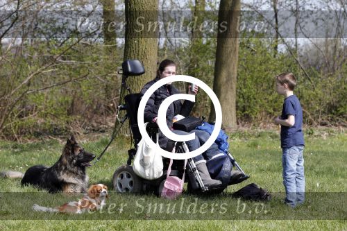 Busloo Apeldoorn 21 april 2013
Royal Canin organiseert grootste wandeltocht voor hond voor stichting Hulphond. Ambassadrices Anita Witzier Anouk Smulders en Martin Gaus lopen ook mee.
Peter Smulders bv