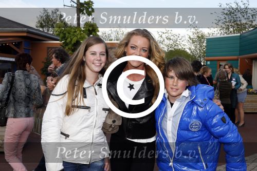 Harderwijk 14 mei 2013
Premiere nieuwe show in het dolfinarium. Inge de Bruijn met neef en nicht
Peter Smulders bv