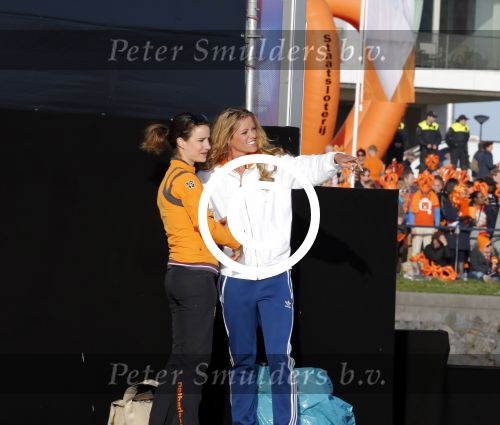 Amsterdam, 30 april 2013
Inhuldiging Koning Willem Alexander en Koningin Maxima
Met de boot rondvaren op de Ijssel
Foto Peter Smulders BV