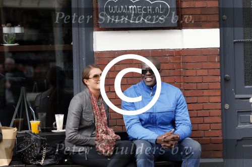 Amsterdam 27 april 2013
Iris v d Ende met vriend Vincent op terras.
Peter Smulders bv