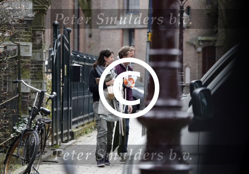 Amsterdam 19 april 2013
Isa Hoes met een vriend/kennis die haar naar huis brengt.
Peter Smulders bv
