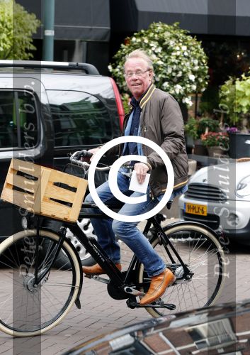 Amsterdam 25 april 2013 en 13 mei 2013
Jack Spijkerman in zijn porsche en op zijn fiets richting zijn huis.
Peter Smulders bv