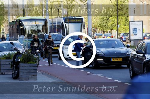 Amsterdam, 15 Mei 2013 In het Conservatorium Hotel vierde Leco Zadelhoff zijn 45ste verjaardag en 25 jaar in het vak.
Jan des Bouvrie met zijn vrouw Monique des Bouvrie
Foto Peter Smulders BV