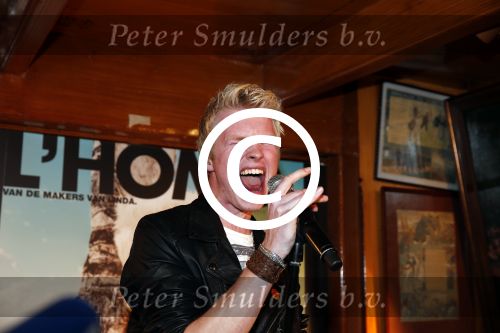 Volendam 22 april 2013
Linda de Mol reikt de eerse l Homo uit aan Johannes Rypma die op de cover staat. De presentatie was in hotel Spaander.
Peter Smulders bv
