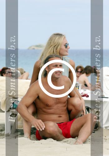 Ibiza 8 mei 2013
John Ewbank met zijn vriendin Kelly Weekers op ibiza.
Peter Smulders bv