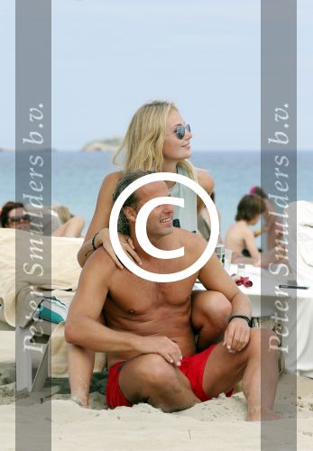 Ibiza 8 mei 2013
John Ewbank met zijn vriendin Kelly Weekers op ibiza.
Peter Smulders bv