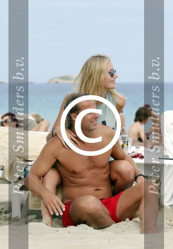 Ibiza 8 mei 2013
John Ewbank met zijn vriendin Kelly Weekers op ibiza.
Peter Smulders bv