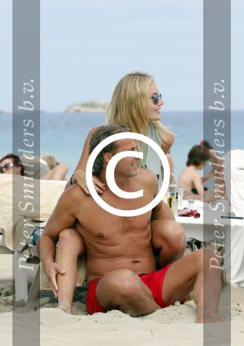 Ibiza 8 mei 2013
John Ewbank met zijn vriendin Kelly Weekers op ibiza.
Peter Smulders bv