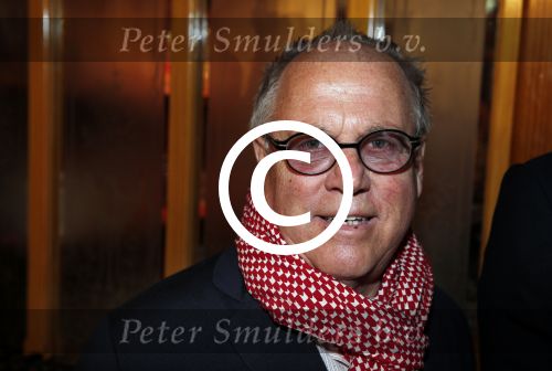 Volendam 22 april 2013
Linda de Mol reikt de eerse l Homo uit aan Johannes Rypma die op de cover staat. De presentatie was in hotel Spaander. Joop Braakhekke
Peter Smulders bv