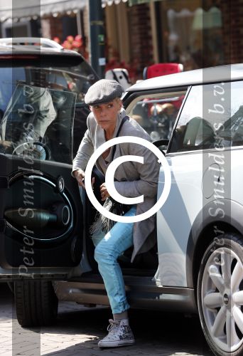 Amsterdam 22 april 2013
Judith Osborn met haar mini cooper.
Peter Smulders bv