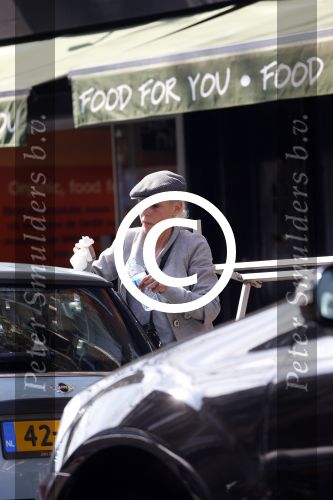 Amsterdam 22 april 2013
Judith Osborn met haar mini cooper.
Peter Smulders bv