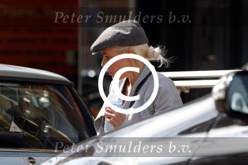 Amsterdam 22 april 2013
Judith Osborn met haar mini cooper.
Peter Smulders bv