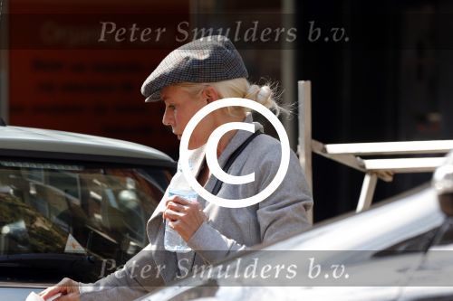 Amsterdam 22 april 2013
Judith Osborn met haar mini cooper.
Peter Smulders bv