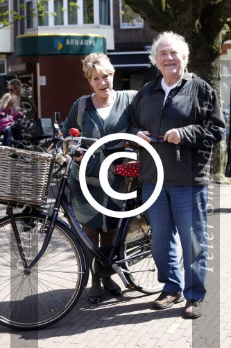 Amsterdam 24 april 2013
Jules en Puck Croiset op terras en op de cornelis schuytstraat.
Peter Smulders bv