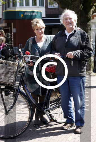 Amsterdam 24 april 2013
Jules en Puck Croiset op terras en op de cornelis schuytstraat.
Peter Smulders bv