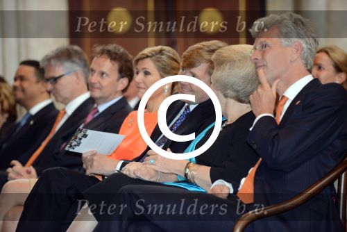 Amsterdam 16 mei 2013
Prinses  Beatrix Koning Willem Alexander en Koningin Maxima bij uitreiking appeltjes van Oranje op het paleijs op de dam
Peter Smulders bv