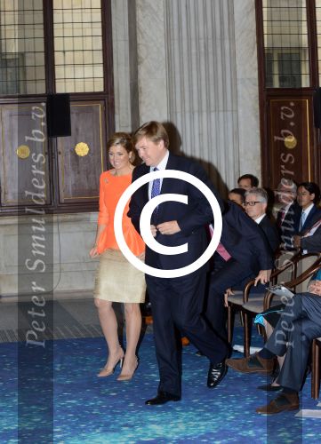 Amsterdam 16 mei 2013
Prinses  Beatrix Koning Willem Alexander en Koningin Maxima bij uitreiking appeltjes van Oranje op het paleijs op de dam
Peter Smulders bv