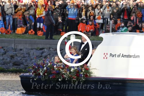 Amsterdam, 30 april 2013
Inhuldiging Koning Willem Alexander en Koningin Maxima
Met de boot rondvaren op de Ijssel
Foto Peter Smulders BV