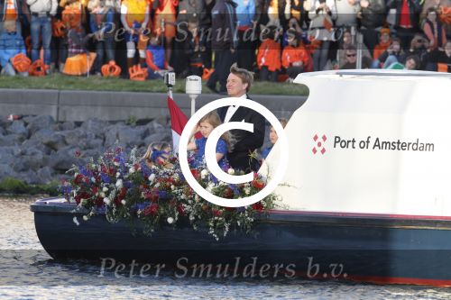 Amsterdam, 30 april 2013
Inhuldiging Koning Willem Alexander en Koningin Maxima
Met de boot rondvaren op de Ijssel
Foto Peter Smulders BV