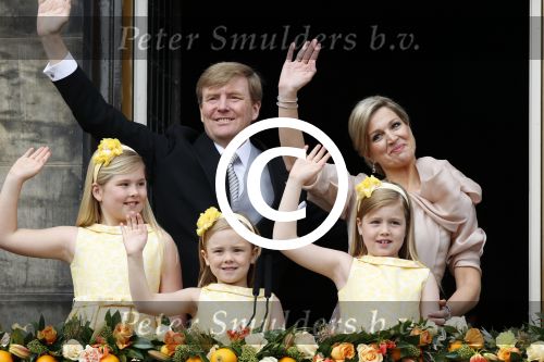 Amsterdam, 30 april 2013
Inhuldiging Koning Willem Alexander en Koningin Maxima
met hun kinderen op het bordes
Foto Peter Smulders BV