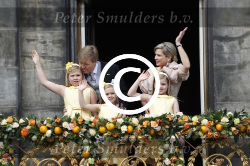 Amsterdam, 30 april 2013
Inhuldiging Koning Willem Alexander en Koningin Maxima
met hun kinderen op het bordes
Foto Peter Smulders BV