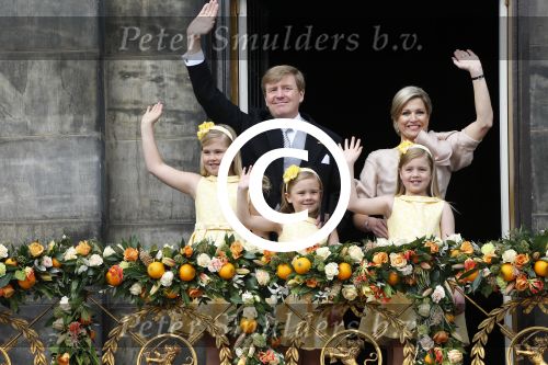 Amsterdam, 30 april 2013
Inhuldiging Koning Willem Alexander en Koningin Maxima
met hun kinderen op het bordes
Foto Peter Smulders BV