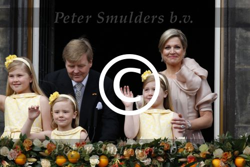 Amsterdam, 30 april 2013
Inhuldiging Koning Willem Alexander en Koningin Maxima
met hun kinderen op het bordes
Foto Peter Smulders BV