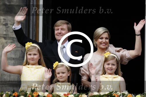 Amsterdam, 30 april 2013
Inhuldiging Koning Willem Alexander en Koningin Maxima
met hun kinderen op het bordes
Foto Peter Smulders BV