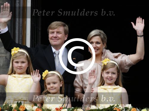 Amsterdam, 30 april 2013
Inhuldiging Koning Willem Alexander en Koningin Maxima
met hun kinderen op het bordes
Foto Peter Smulders BV