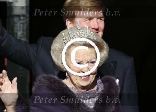 Amsterdam, 29 April 2013
Vertrek Kon. familie vanuit Paleis op de Dam naar het diner in het Rijksmuseum
Koningin Beatrix met Prins Willem Alexander en Prinses Maxima
Foto Peter Smulders BV
