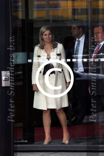 Amsterdam 15 mei 2013
Koningin Maxima verlaat het movenpick hotel.
Peter Smulders bv