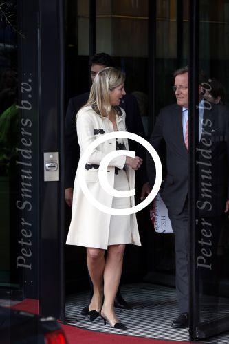 Amsterdam 15 mei 2013
Koningin Maxima verlaat het movenpick hotel.
Peter Smulders bv