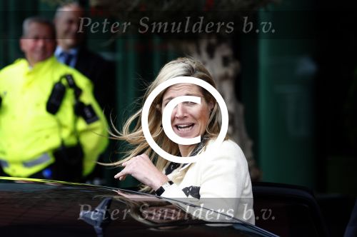 Amsterdam 15 mei 2013
Koningin Maxima verlaat het movenpick hotel.
Peter Smulders bv