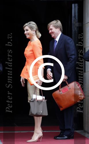 Amsterdam 16 mei 2013
Koningin Maxima en Koning Willem Alexander bij uitreiking appeltjes van Oranje op het paleijs op de dam
Peter Smulders bv