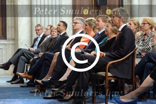 Amsterdam 16 mei 2013
Prinses  Beatrix Koning Willem Alexander en Koningin Maxima bij uitreiking appeltjes van Oranje op het paleijs op de dam
Peter Smulders bv