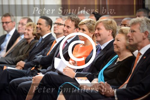 Amsterdam 16 mei 2013
Prinses  Beatrix Koning Willem Alexander en Koningin Maxima bij uitreiking appeltjes van Oranje op het paleijs op de dam
Peter Smulders bv