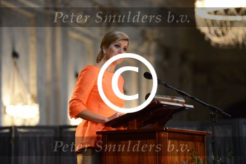 Amsterdam 16 mei 2013
Prinses  Beatrix Koning Willem Alexander en Koningin Maxima bij uitreiking appeltjes van Oranje op het paleijs op de dam
Peter Smulders bv
