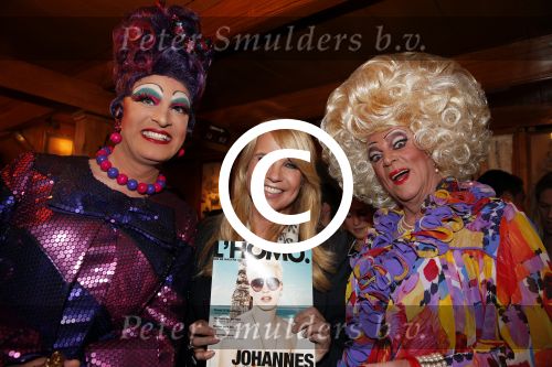 Volendam 22 april 2013
Linda de Mol reikt de eerse l Homo uit aan Johannes Rypma die op de cover staat. De presentatie was in hotel Spaander.
Peter Smulders bv