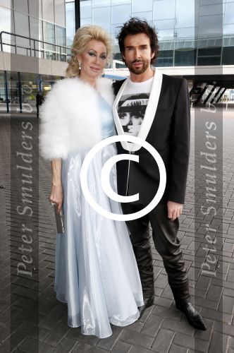 Amsterdam 12 mei 2013
Uitreiking coiffure awards in de rai. Mari v d Ven met beste vriendin
Peter Smulders bv