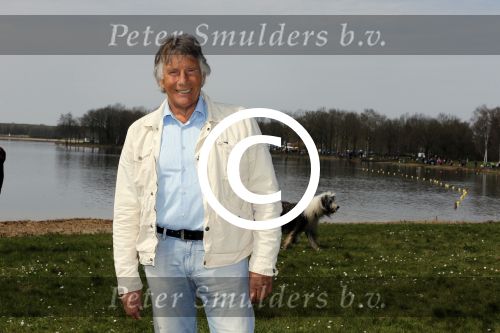 Busloo Apeldoorn 21 april 2013
Royal Canin organiseert grootste wandeltocht voor hond voor stichting Hulphond. Ambassadrices Anita Witzier Anouk Smulders en Martin Gaus lopen ook mee.
Peter Smulders bv
