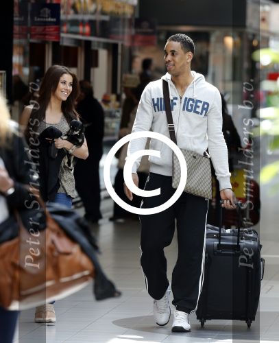 Schiphol 22 april 2013
Melissa Sneekes met haar nieuwe vriend Sean Marshall op schiphol. Sean is een professionele basketbalspeler die in Turkije speelt.
Peter Smulders bv