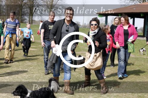 Busloo Apeldoorn 21 april 2013
Royal Canin organiseert grootste wandeltocht voor hond voor stichting Hulphond. Ambassadrices Anita Witzier Anouk Smulders en Martin Gaus lopen ook mee.
Peter Smulders bv