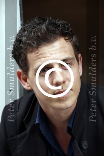 Amsterdam 13 mei 2013
Presentatie cast baantjer met oa Peter Tuinman - Rechercheur De Cock
Mike Weerts - Adjudant Vledder
Peter Rï¿½mer - Commissaris Buitendam
Miryanna van Reeden - Theaterdirectrice
Alexandra Alphenaar - Zangeres
Tom Afman - Geluidstechnicus
Sophie van Oers - Theaterbezoekster
Evert van der Meulen - Theatertechnicus
Peter Smulders bv