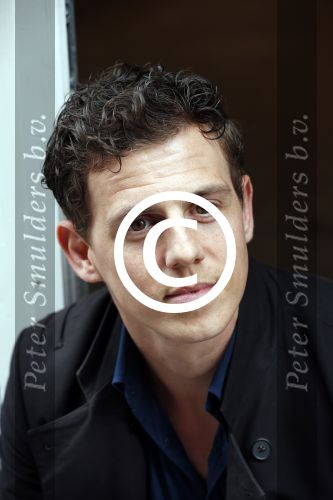 Amsterdam 13 mei 2013
Presentatie cast baantjer met oa Peter Tuinman - Rechercheur De Cock
Mike Weerts - Adjudant Vledder
Peter Rï¿½mer - Commissaris Buitendam
Miryanna van Reeden - Theaterdirectrice
Alexandra Alphenaar - Zangeres
Tom Afman - Geluidstechnicus
Sophie van Oers - Theaterbezoekster
Evert van der Meulen - Theatertechnicus
Peter Smulders bv