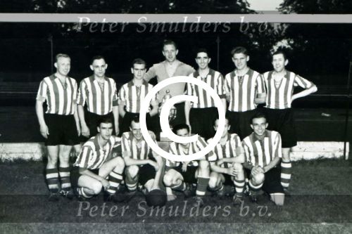 Eindhoven Oktober 1943 PSV - FC Eindhoven . Uitslag 3-0.
