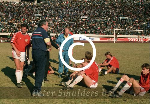 Tokio, 9 t/m 12 December 1988 PSV-Nacional Montevideo (Uruguay)
Met eindstand 1-1 na verlenging 2-2 en via een 6-7 verlies in penaltys.
PSV had 4 x de kans om winnaar te zien en uiteindelijk is het niet gelukt.
0-1 Ostolaza, 1-1 Romario , in de 110e minuut Ronald Koeman 2-1 en in de 119e min wederom Ostolaza 2-2
Wedstrijd werd gespeeld in tokio voor 62000 toeschouwers

Foto Peter Smulders BV