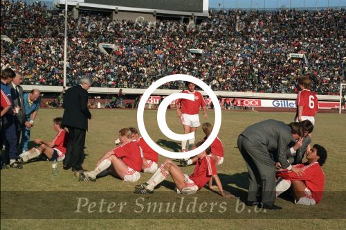 Tokio, 9 t/m 12 December 1988 PSV-Nacional Montevideo (Uruguay)
Met eindstand 1-1 na verlenging 2-2 en via een 6-7 verlies in penaltys.
PSV had 4 x de kans om winnaar te zien en uiteindelijk is het niet gelukt.
0-1 Ostolaza, 1-1 Romario , in de 110e minuut Ronald Koeman 2-1 en in de 119e min wederom Ostolaza 2-2
Wedstrijd werd gespeeld in tokio voor 62000 toeschouwers

Foto Peter Smulders BV