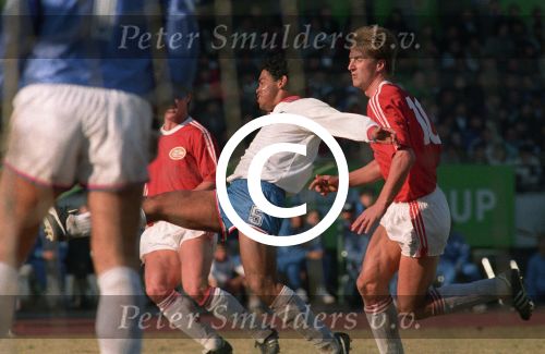 Tokio, 9 t/m 12 December 1988 PSV-Nacional Montevideo (Uruguay)
Met eindstand 1-1 na verlenging 2-2 en via een 6-7 verlies in penaltys.
PSV had 4 x de kans om winnaar te zien en uiteindelijk is het niet gelukt.
0-1 Ostolaza, 1-1 Romario , in de 110e minuut Ronald Koeman 2-1 en in de 119e min wederom Ostolaza 2-2
Wedstrijd werd gespeeld in tokio voor 62000 toeschouwers

Foto Peter Smulders BV