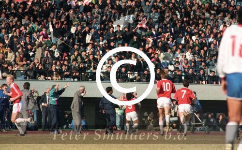 Tokio, 9 t/m 12 December 1988 PSV-Nacional Montevideo (Uruguay)
Met eindstand 1-1 na verlenging 2-2 en via een 6-7 verlies in penaltys.
PSV had 4 x de kans om winnaar te zien en uiteindelijk is het niet gelukt.
0-1 Ostolaza, 1-1 Romario , in de 110e minuut Ronald Koeman 2-1 en in de 119e min wederom Ostolaza 2-2
Wedstrijd werd gespeeld in tokio voor 62000 toeschouwers

Foto Peter Smulders BV